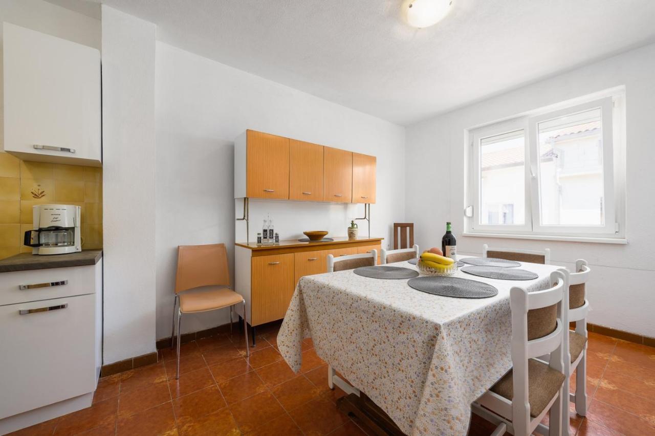 House With Apartments Mila ウマグ エクステリア 写真