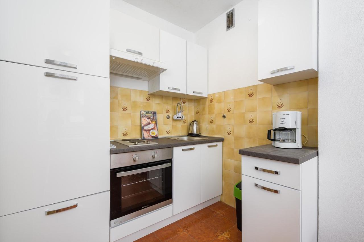 House With Apartments Mila ウマグ エクステリア 写真